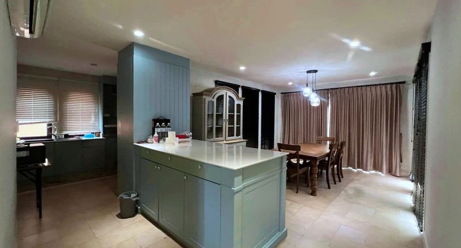 For rent 3 bedrooms villa in Huay Yai, Pattaya