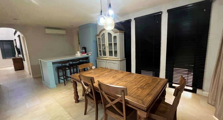 For rent 3 bedrooms villa in Huay Yai, Pattaya