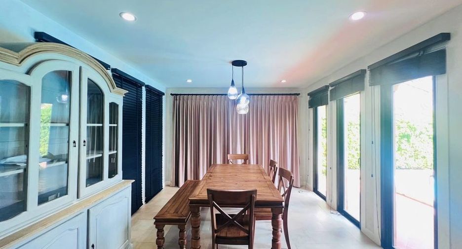 For rent 3 bedrooms villa in Huay Yai, Pattaya