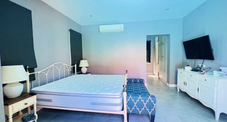 For rent 3 bedrooms villa in Huay Yai, Pattaya