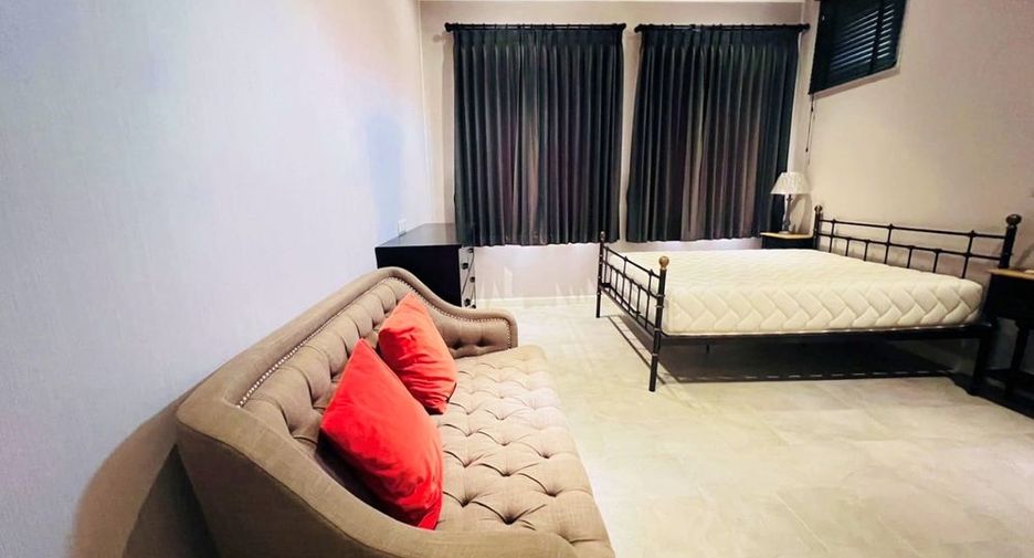 For rent 3 bedrooms villa in Huay Yai, Pattaya