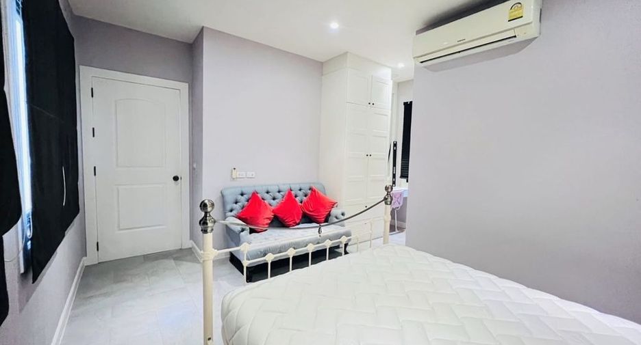 For rent 3 bedrooms villa in Huay Yai, Pattaya