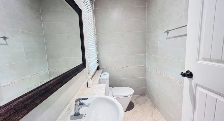 For rent 3 bedrooms villa in Huay Yai, Pattaya