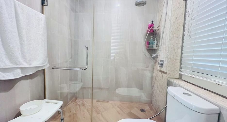 For rent 3 bedrooms villa in Huay Yai, Pattaya