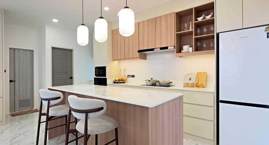 For rent and for sale 4 bedrooms house in Bang Lamung, Chonburi
