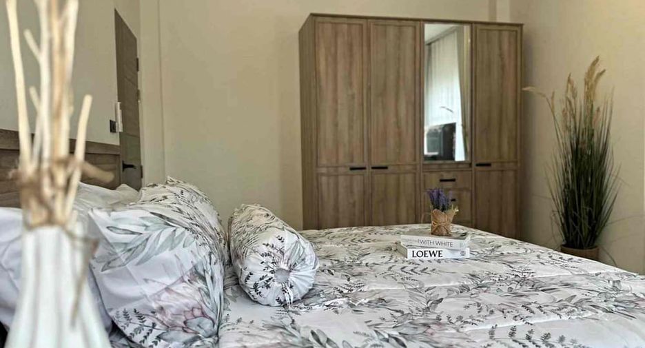 For rent and for sale 4 bedrooms house in Bang Lamung, Chonburi