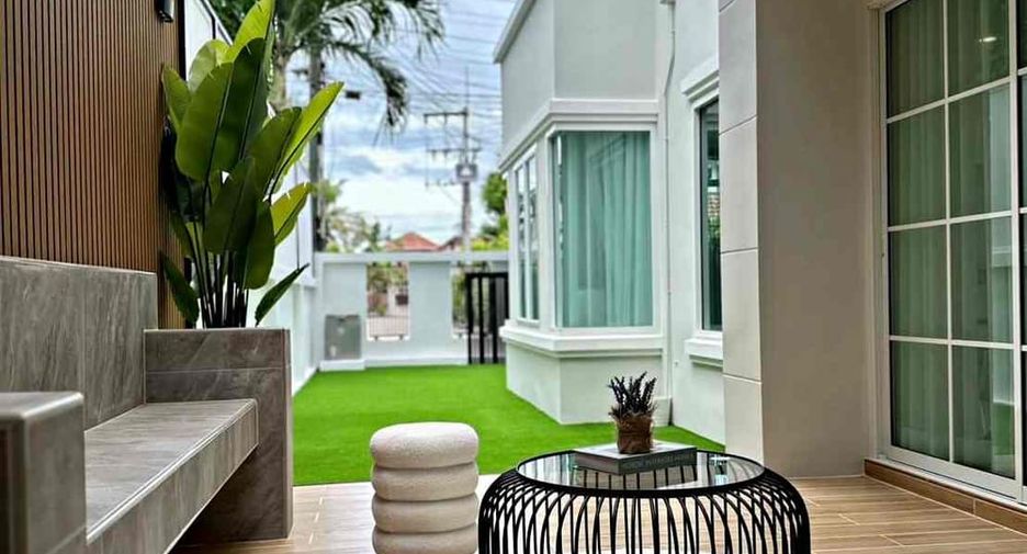 For rent and for sale 4 bedrooms house in Bang Lamung, Chonburi
