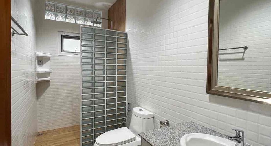 For rent 4 bedrooms house in Bang Lamung, Chonburi