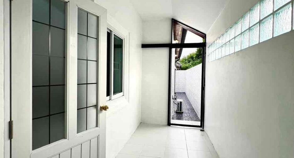 For rent 4 bedrooms house in Bang Lamung, Chonburi