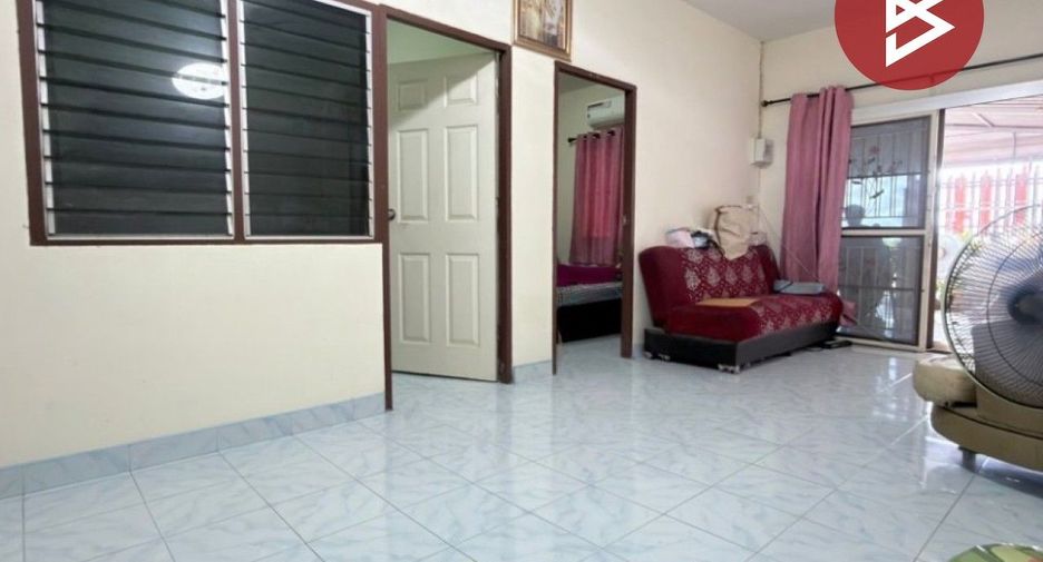 出售 2 卧室 联排别墅 在 Phan Thong, Chon Buri