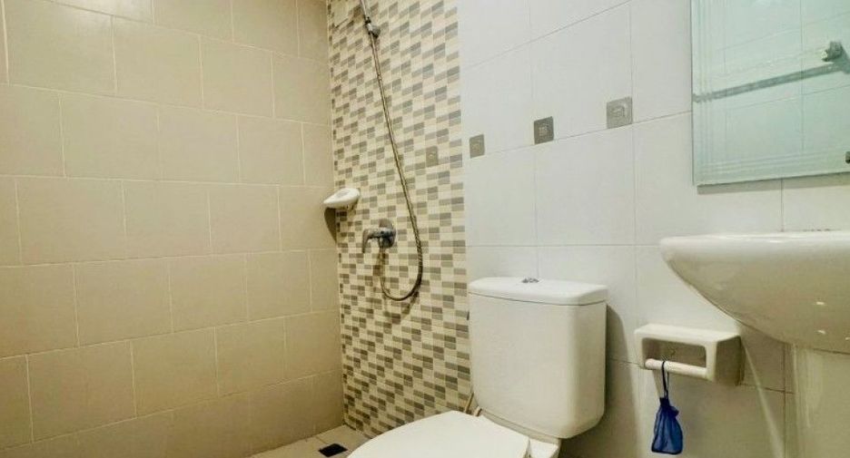 Casa adosada en venta de 3 habitaciones en Bang Pakong, Chachoengsao