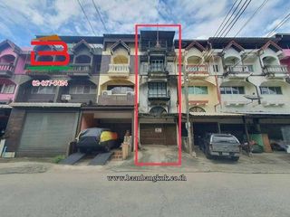 Gewerbefläche zum Kauf mit 3 Zimmer in Min Buri, Bangkok