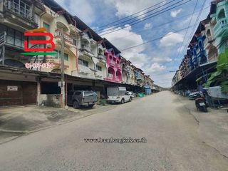 Gewerbefläche zum Kauf mit 3 Zimmer in Min Buri, Bangkok