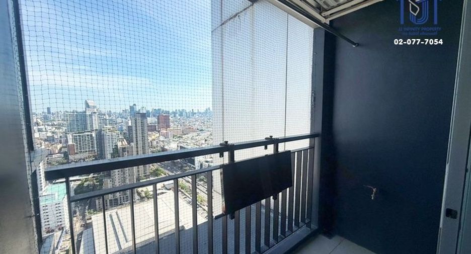 For sale 1 Beds condo in Huai Khwang, Bangkok