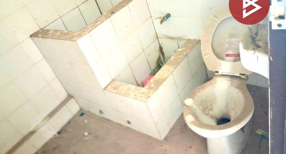 Продажа 2 спальни торговое помещение в Mueang Uttaradit, Уттарадит