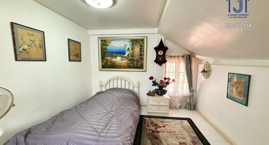 For sale 5 bedrooms house in Khan Na Yao, Bangkok