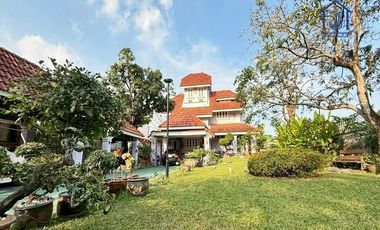 For sale 5 bedrooms house in Khan Na Yao, Bangkok