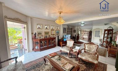 For sale 5 bedrooms house in Khan Na Yao, Bangkok