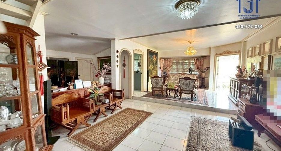 For sale 5 bedrooms house in Khan Na Yao, Bangkok