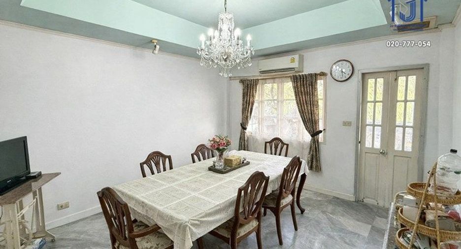 For sale 5 bedrooms house in Khan Na Yao, Bangkok