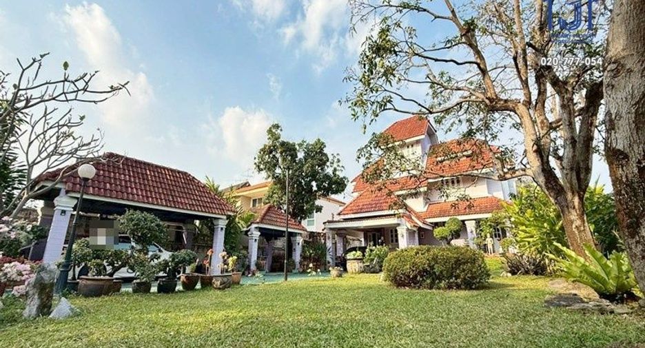 For sale 5 bedrooms house in Khan Na Yao, Bangkok