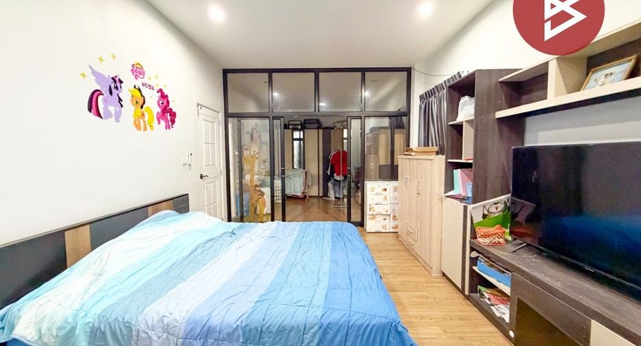 For sale 3 bedrooms house in Mueang Lop Buri, Lopburi