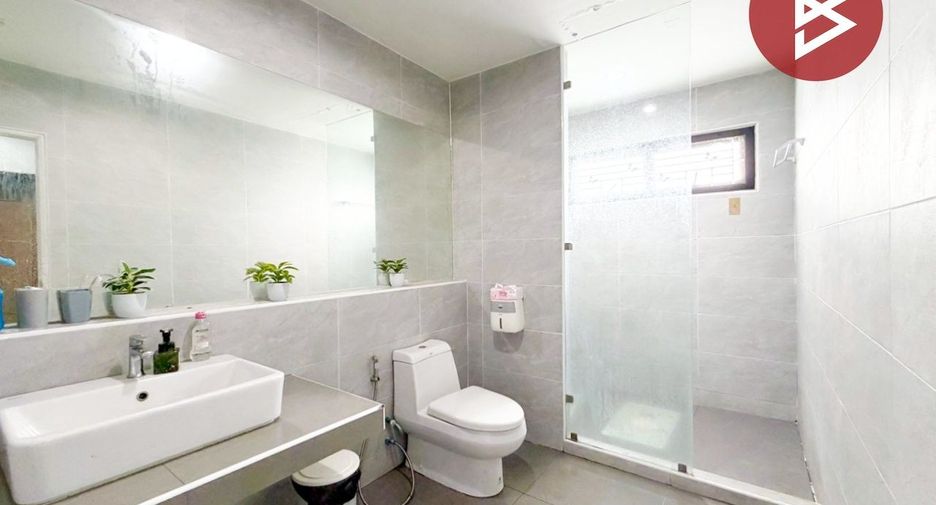 For sale 3 bedrooms house in Mueang Lop Buri, Lopburi