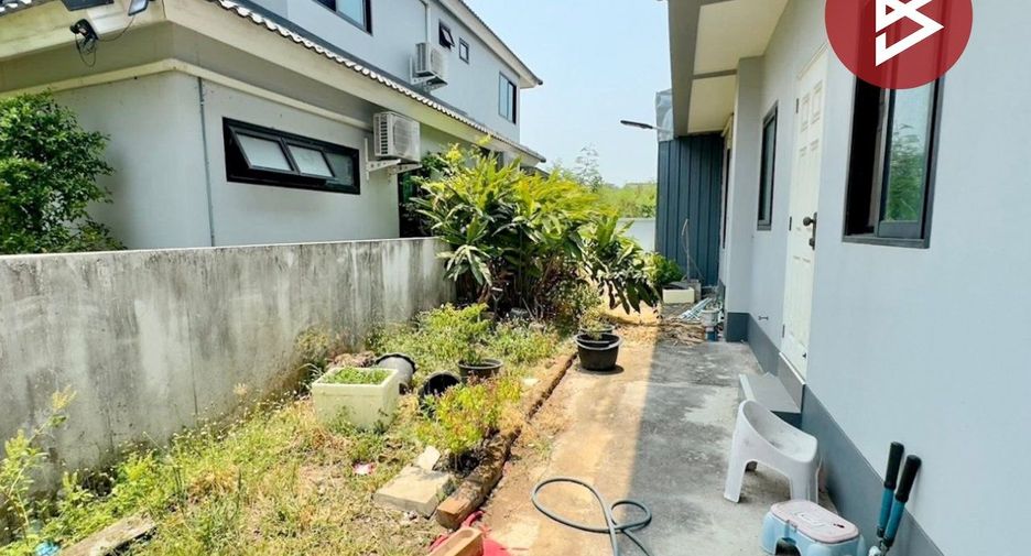 For sale 3 bedrooms house in Mueang Lop Buri, Lopburi