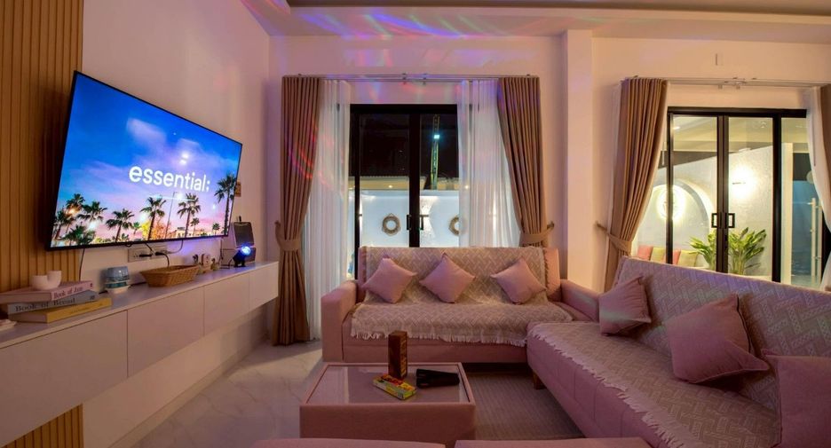 For sale 4 bedrooms villa in Huay Yai, Pattaya