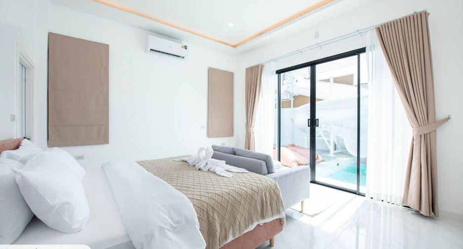 For sale 4 bedrooms villa in Huay Yai, Pattaya