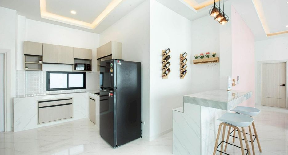 For sale 4 bedrooms villa in Huay Yai, Pattaya
