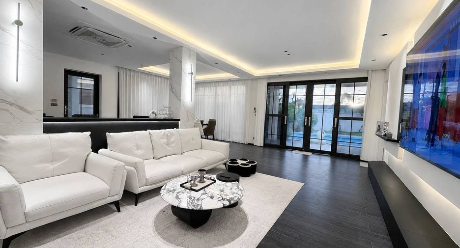 出售 5 卧室 独立屋 在 Bang Lamung, Chon Buri
