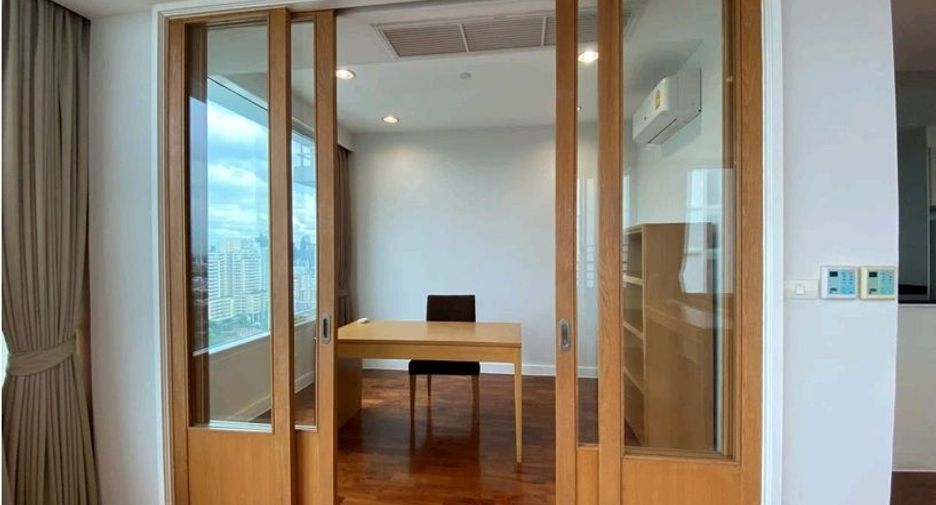 À louer 3 chambres appartement à Watthana, Bangkok