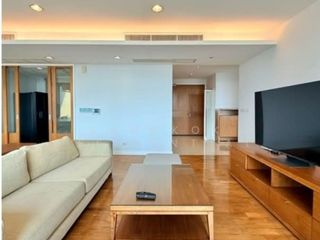 For rent 4 bedrooms apartment in Watthana, Bangkok