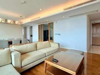 For rent 4 bedrooms apartment in Watthana, Bangkok