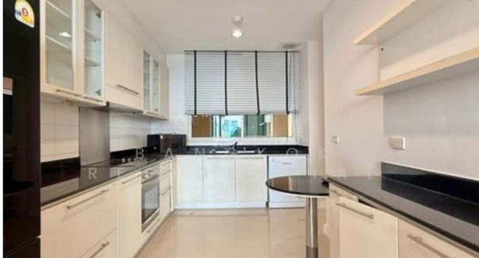 À louer 4 chambres appartement à Watthana, Bangkok