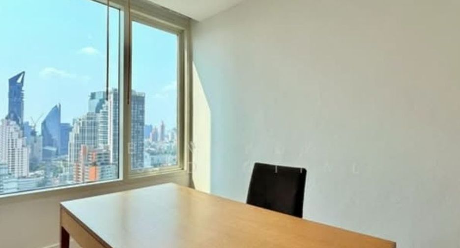 À louer 4 chambres appartement à Watthana, Bangkok