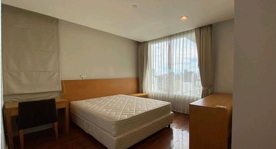 À louer 4 chambres appartement à Watthana, Bangkok
