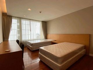 For rent 4 bedrooms apartment in Watthana, Bangkok