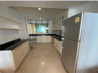 For rent 4 bedrooms apartment in Watthana, Bangkok