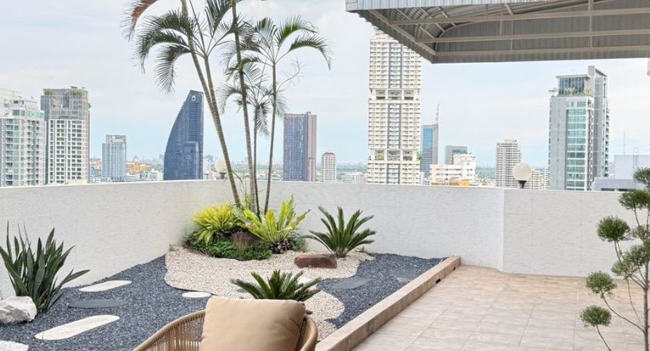 For rent 4 bedrooms condo in Watthana, Bangkok