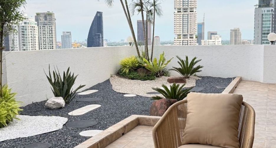 For rent 4 bedrooms condo in Watthana, Bangkok