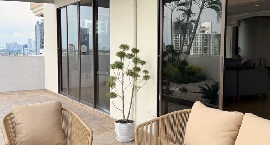 For rent 4 bedrooms condo in Watthana, Bangkok
