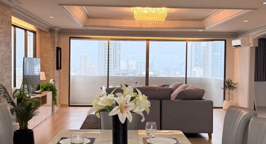 For rent 4 bedrooms condo in Watthana, Bangkok