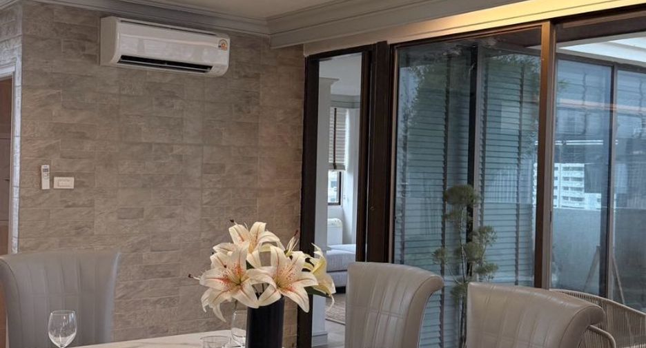 For rent 4 bedrooms condo in Watthana, Bangkok