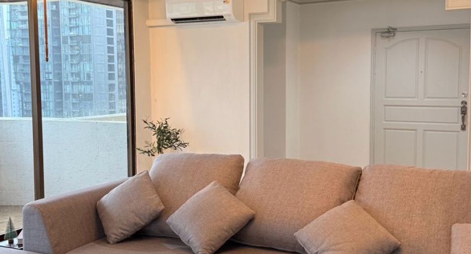 For rent 4 bedrooms condo in Watthana, Bangkok