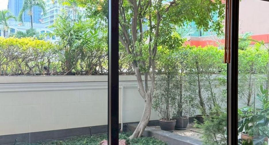 For rent 4 bedrooms condo in Watthana, Bangkok