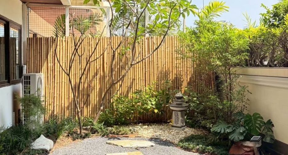For rent 4 bedrooms condo in Watthana, Bangkok