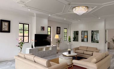 For rent 4 bedrooms condo in Watthana, Bangkok