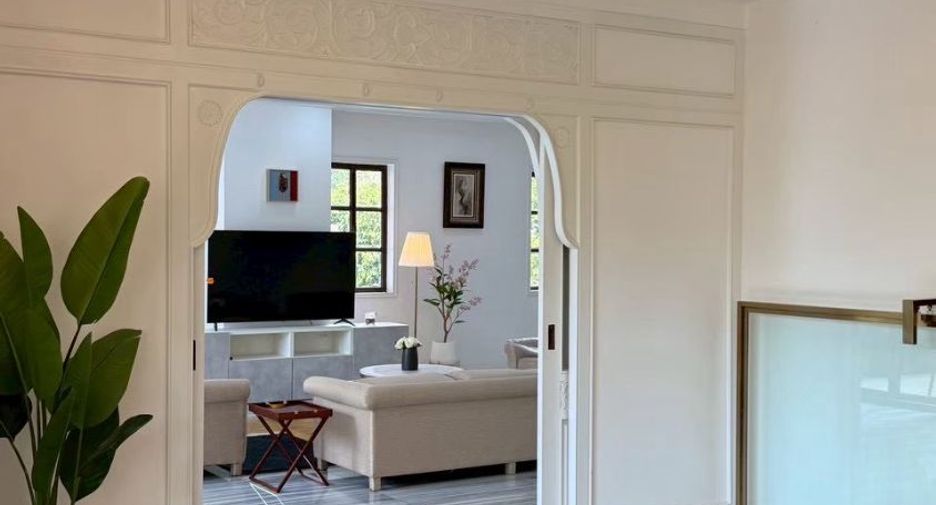 For rent 4 bedrooms condo in Watthana, Bangkok